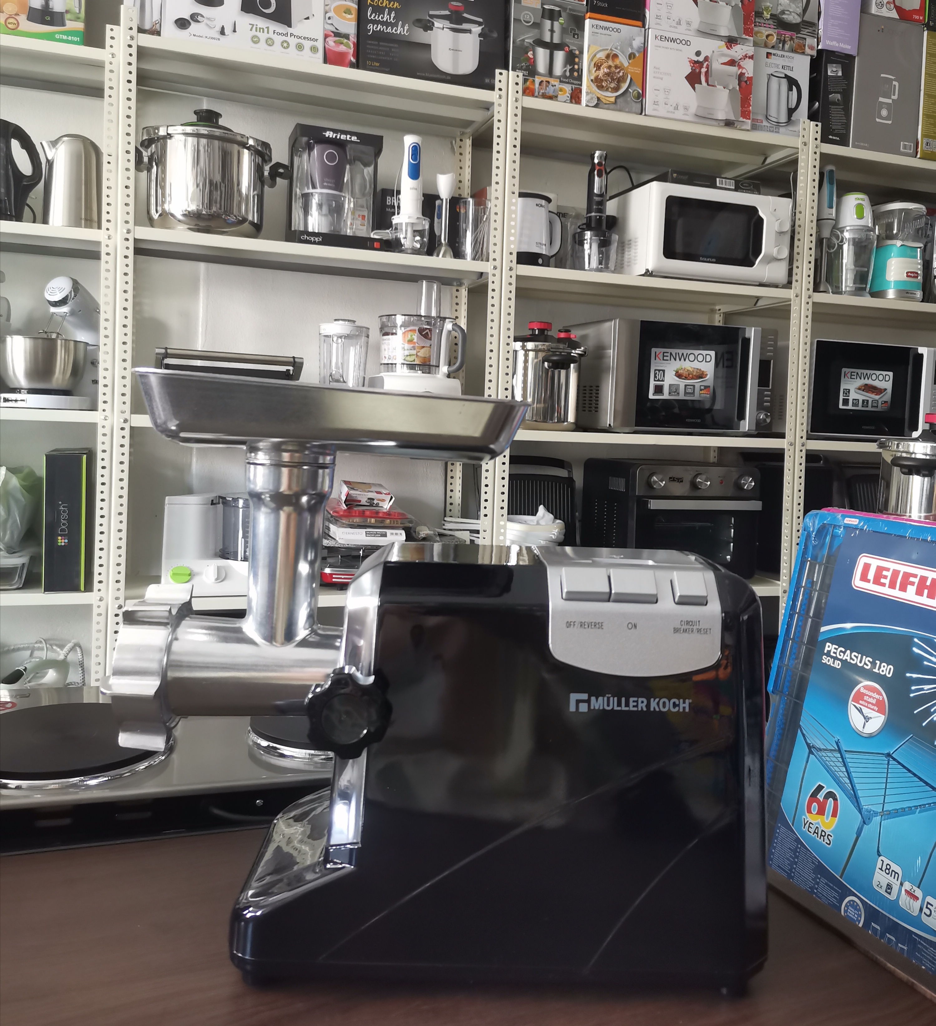 مكنة طحن لحمة muller 1800w اسود