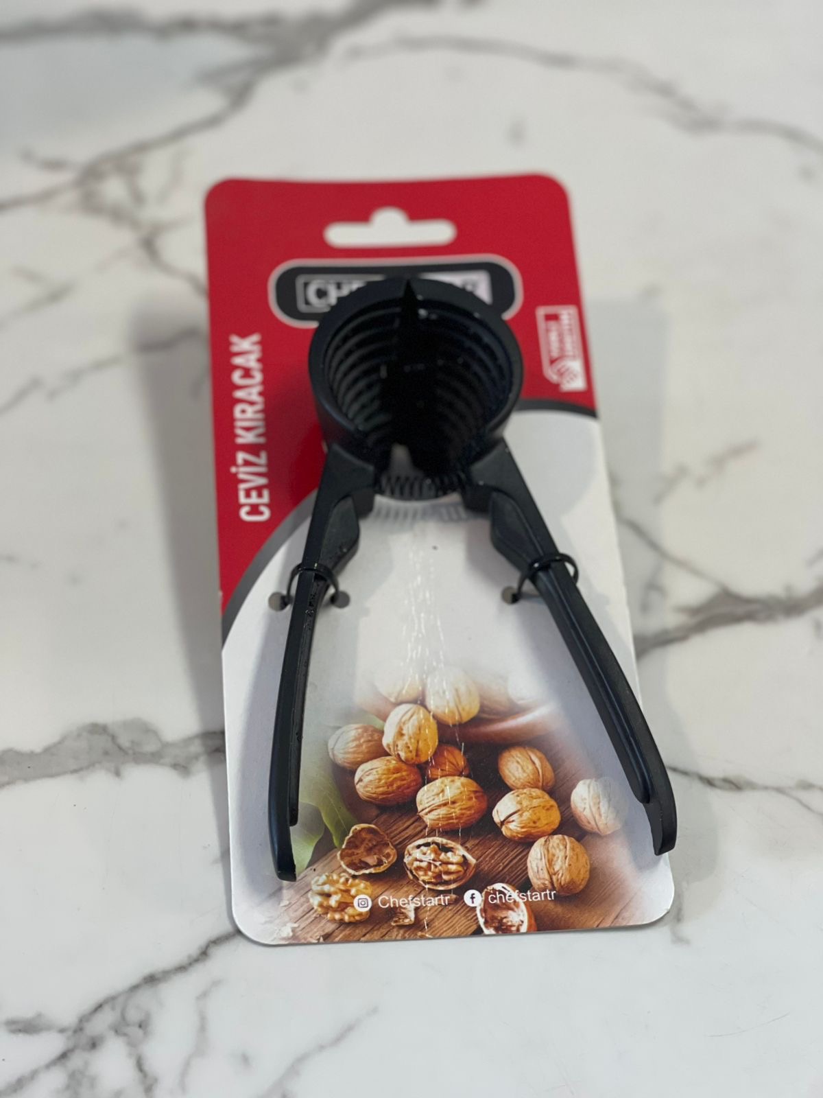 كسارة جوز اسود