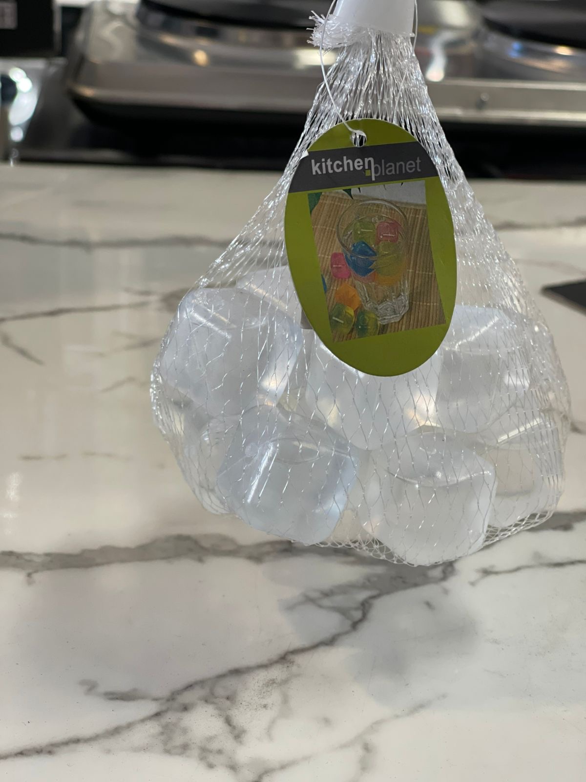 مكعبات ثلج شفاف