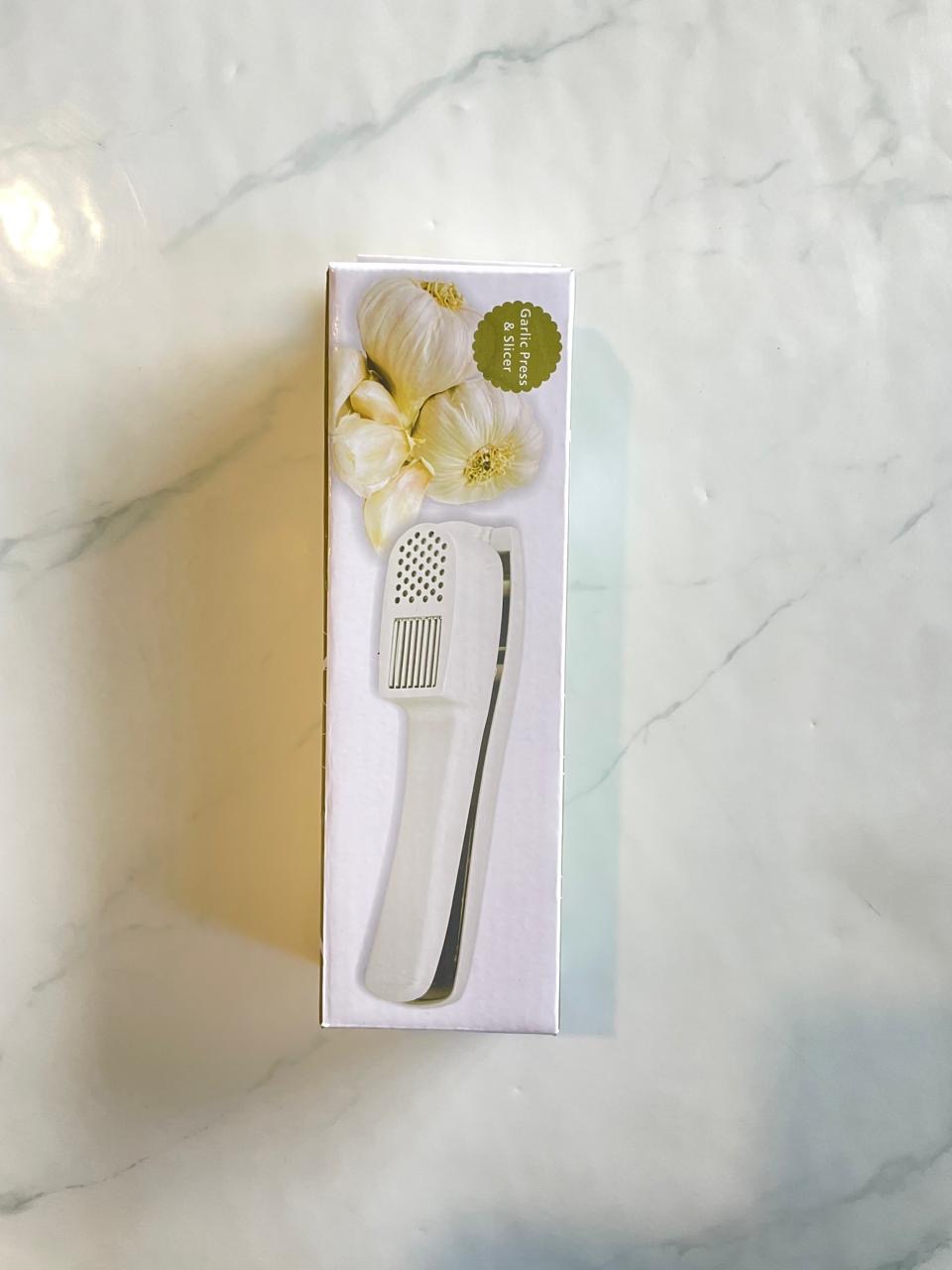 Garlic press and Slice 012A