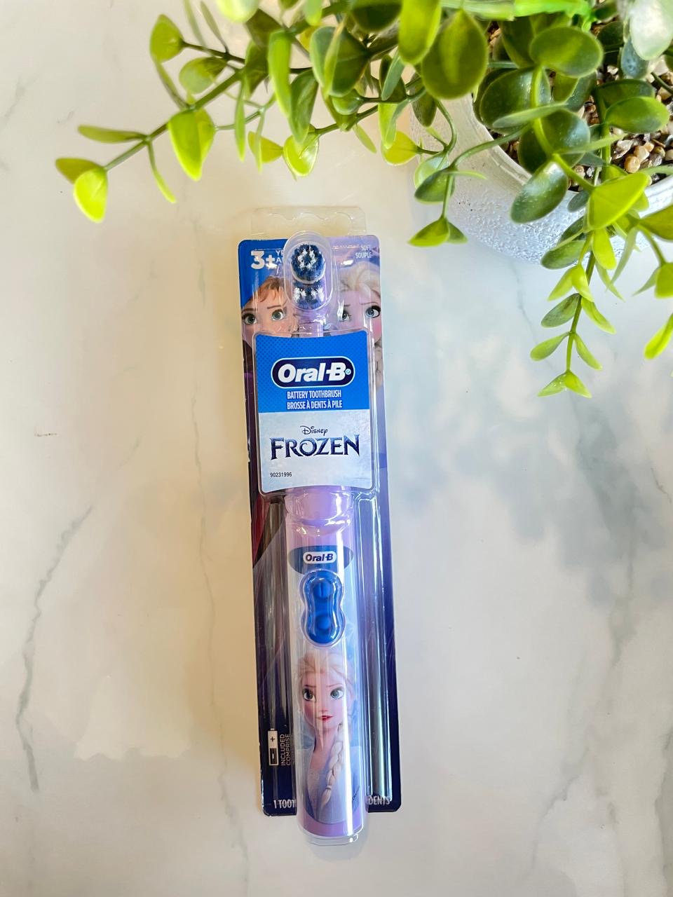 oral-b frozen فرشاة اسنان للبنات