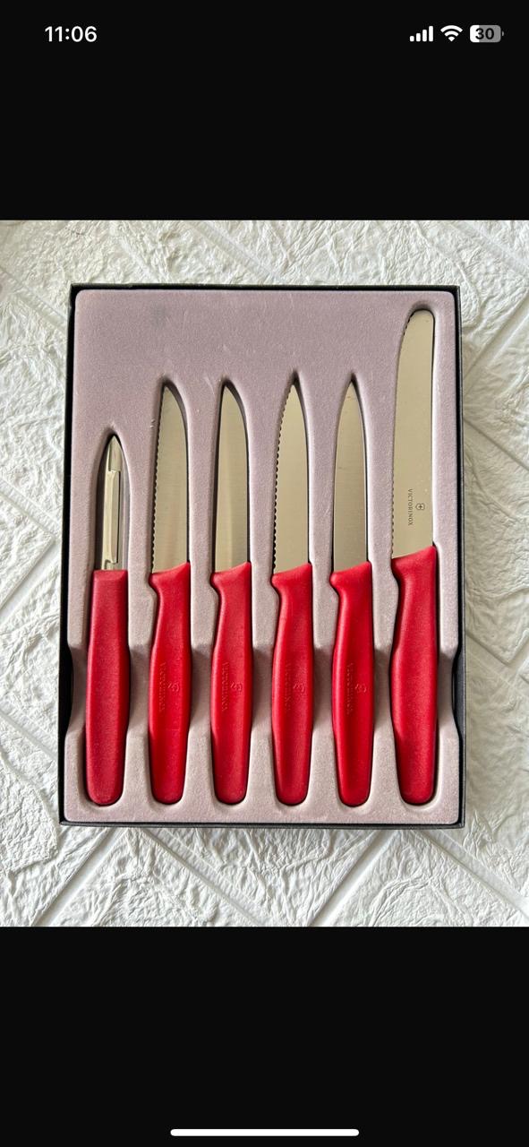 Victorinox 5.1111.6 مجموعة 5 احمر وقشارة