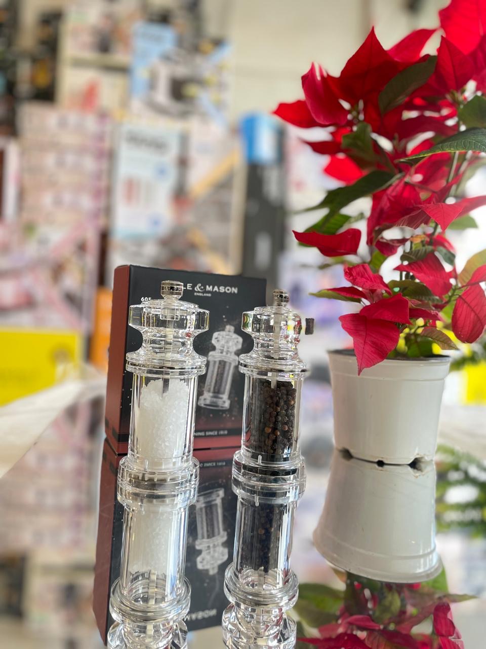 COLE and MASON salt and pepper Mill set